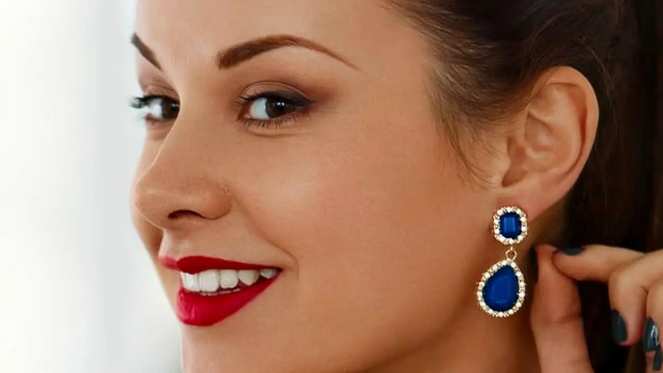 کدام گوشواره ها مناسب خانم هایی با صورت لوزی است؟