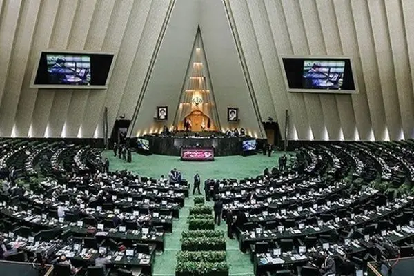 انتقاد رئیس مجلس از مصوبه افزایش حقوق کارمندان در سال 1404