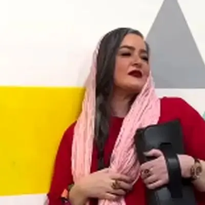 جذابیت نعیمه نظام‌دوست با لباس‌های رنگارنگ در یک مراسم لوکس