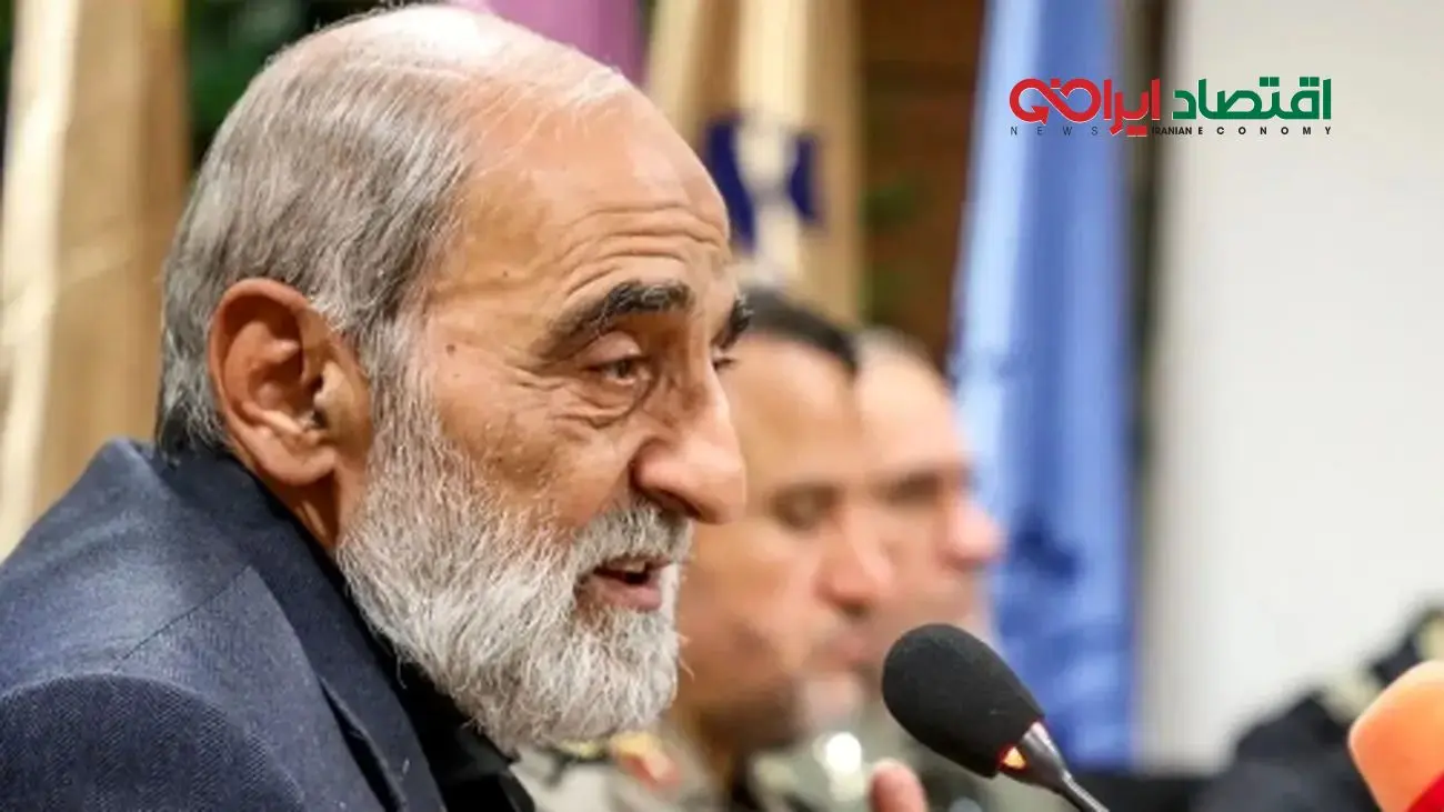 شریعتمداری: ماندن ایران در NPT با وجود حمله آمریکا یعنی باج دادن