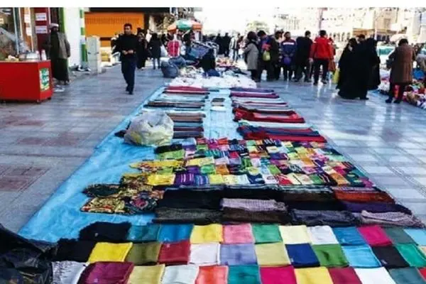 دست فروشی⁩ در تهران ⁧ لاکچری⁩ شد / دستفروشی در پایتخت تغییر چهره داد