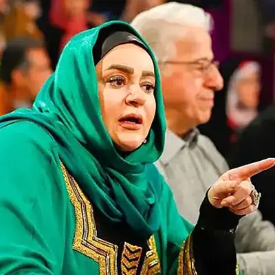 تصویری کمیاب از نعیمه نظام‌دوست، با چادر! +فیلم