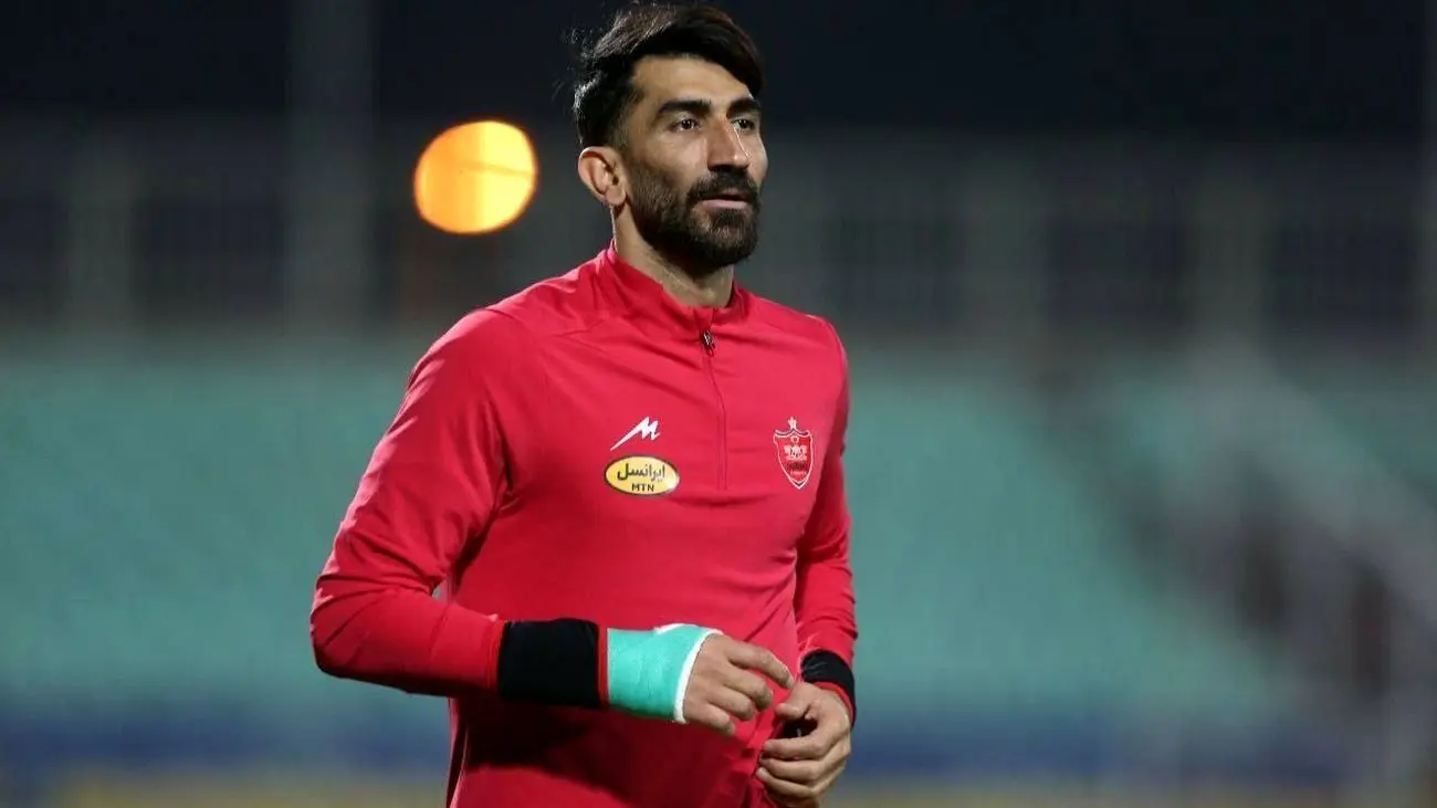 هنرمند پرسپولیسی علیرضا بیرانوند را با خاک یکسان کرد!