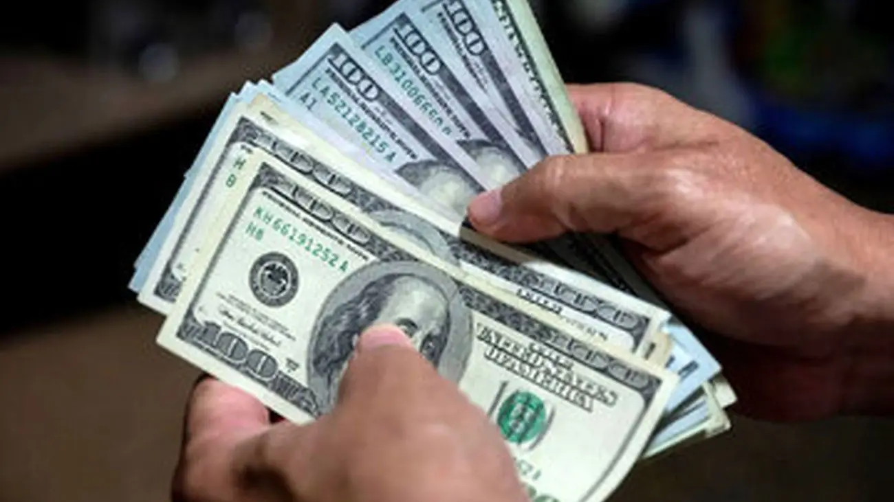 ورق در بازار دلار برگشت/دلار در سراشیبی کانال ۵۰ هزار تومان افتاد
