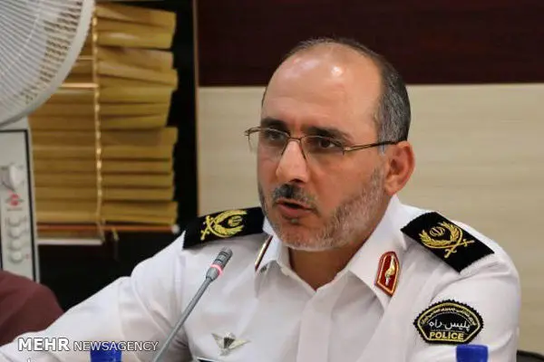 موتورسیکلت این افراد به پارکینگ منتقل میشوند