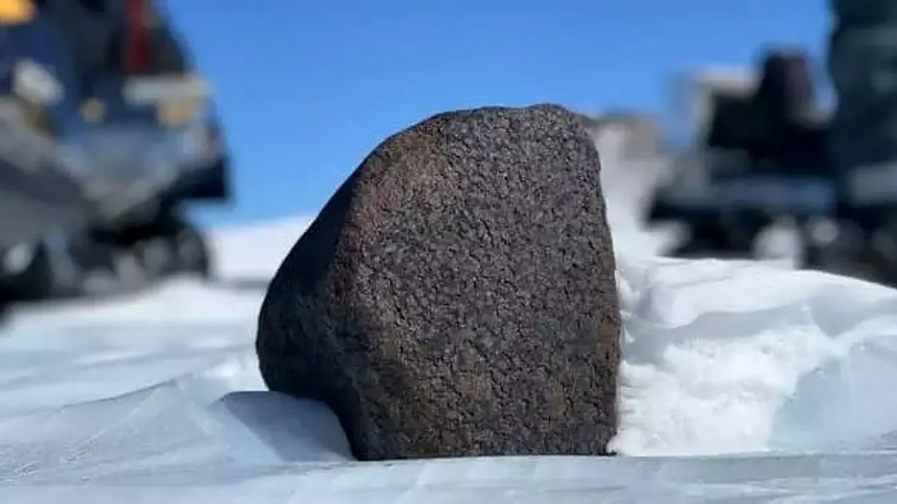 کشف یک شهاب سنگ نادر و مرموز در قطب جنوب