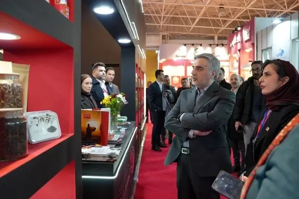 حضور مؤثر گروه صنعتی گلرنگ در سومین نمایشگاه بین‌المللی تجارت با اوراسیا