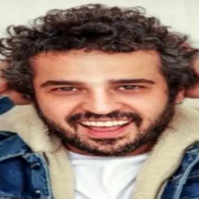 مجتبی پیرزاده برای اولین بار از خانواده‌اش رونمایی کرد؛ همسر و دختر اشکان!