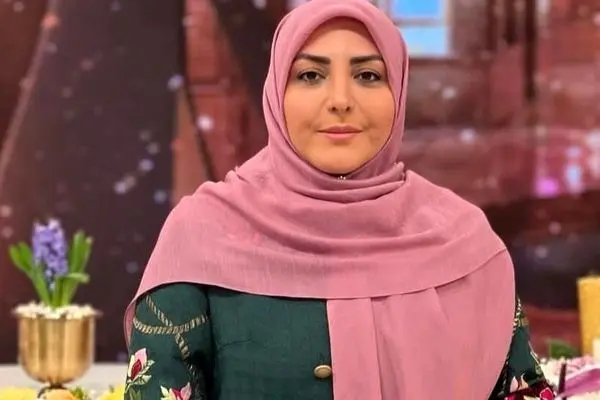 نگاهی به استایل باوقار و سنگدوزی شده المیرا شریفی مقدم؛ خوش‌پوشی به سبک خانم مجری! + عکس