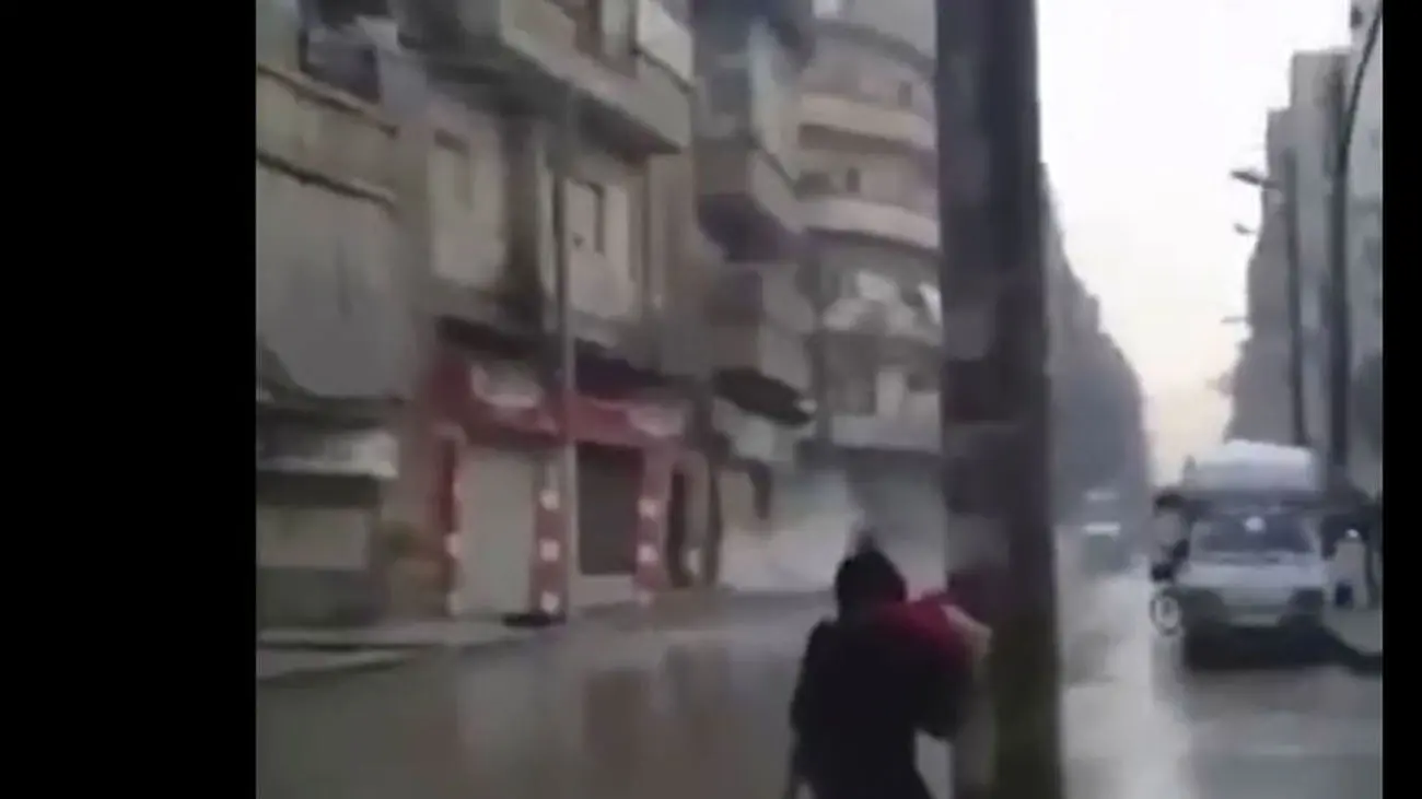 فیلم لحظه فرو ریختن ساختمانی در «حلب» سوریه بر اثر زمینلرزه
