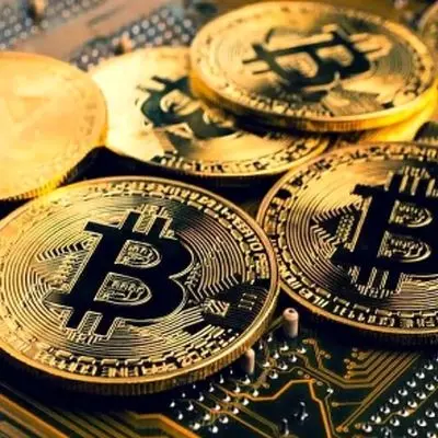 چرا بیت‌کوین از سقف تاریخی خود عقب‌نشینی کرد؟