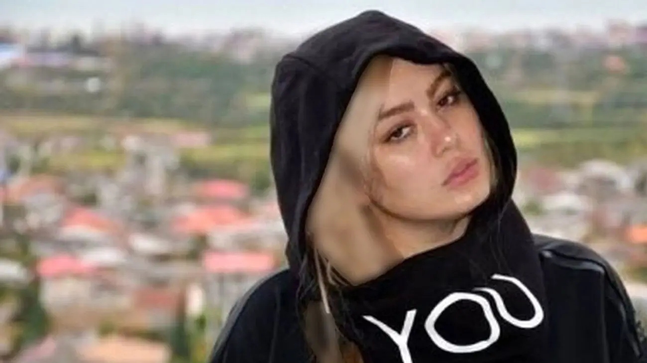 عکس منشوری از سحر قریشی در دبی ! / با لباس چسبان در کنار 2 مرد نامحرم !