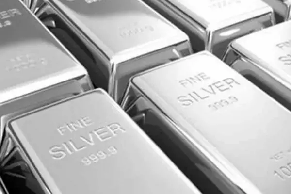 چرا نقره هم‌پای طلا صعودی شد؟