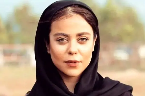 رنگ ناخن‌های شیک الهام اخوان؛ عروس خانم با این استایل تو دل همه جا باز کرد!