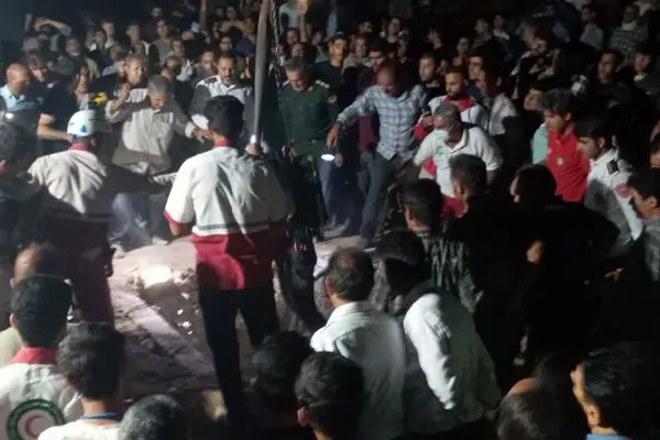چاه مرگ در کوهدشت ۷ قربانی گرفت / شاهدان از فاجعه کوهدشت می‌گویند + اولین فیلم از چاه مرگبار 