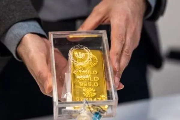 عرضه نخستین شمش طلای استاندارد سرمایه‌گذاران خارجی در مرکز مبادله ایران/ بزودی 700 کیلو شمش جدید عرضه می‌شود