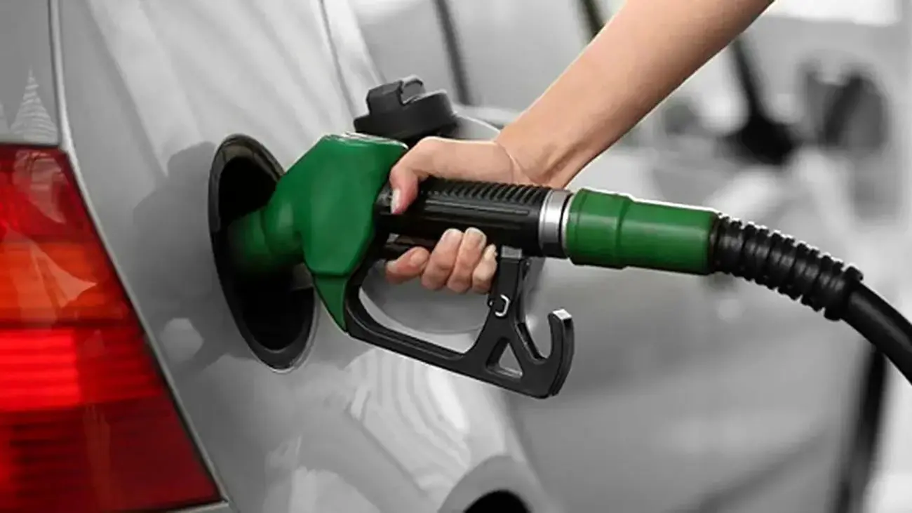 تصمیم نهایی رئیسی برای افزایش قیمت بنزین / از چه تاریخی اجرایی می شود ؟!