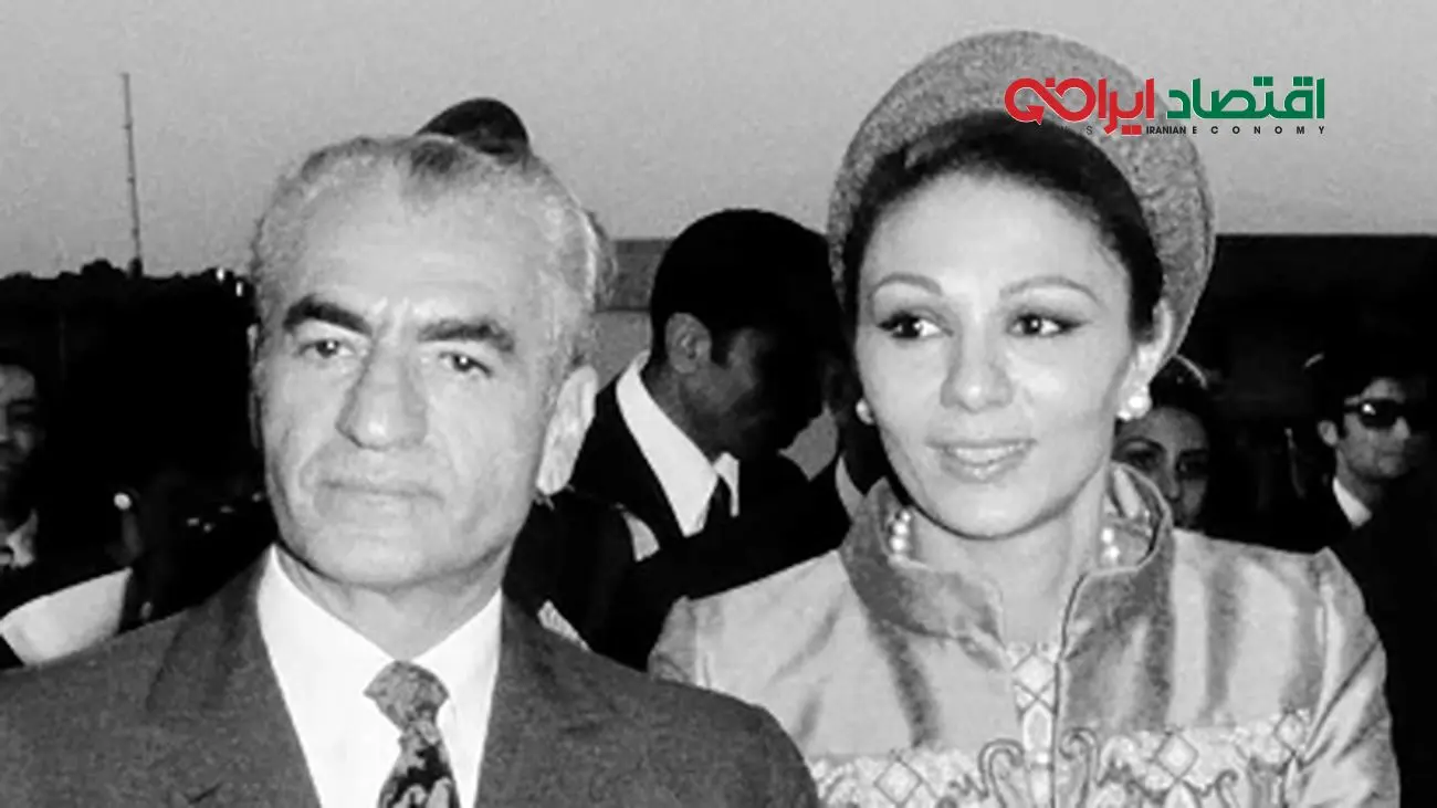 عکس تاریخی شوکهکننده از کاخ مهرشهر کرج؛ فرح با لباس عروس در کنار «محمدرضا پهلوی»!