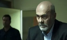 عکس بامزه نوه جمشید هاشم‌پور در آغوش پدربزرگ؛ لپ بودن که حالا دست و پا درآوردن!